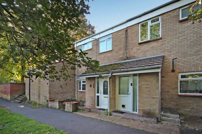 3 Bedroom End Of Terrace House To Rent In Rosebery Way, Tring, HP23