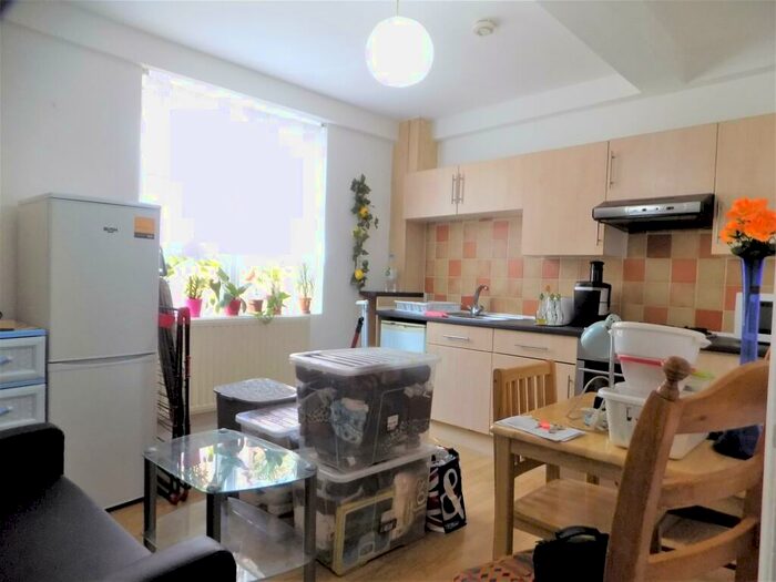 1 Bedroom Flat To Rent In Stoke Newington Road, London, N16
