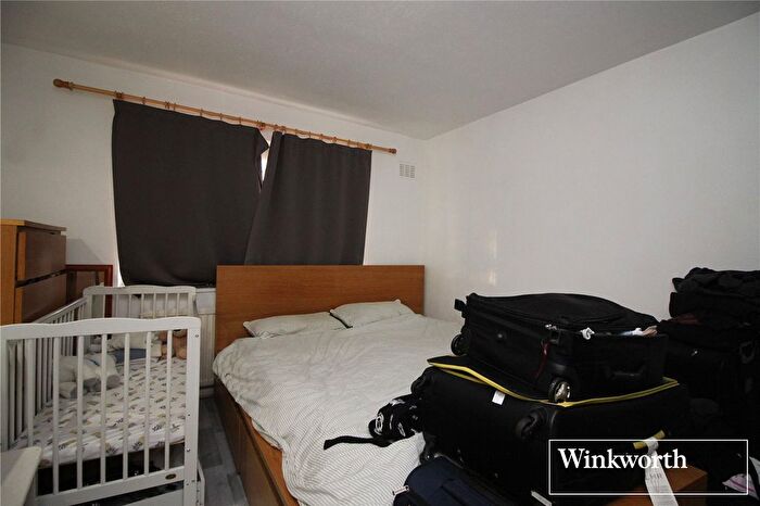 3 Bedroom End Of Terrace House For Sale In Gateshead Road, Borehamwood, Hertfordshire, WD6