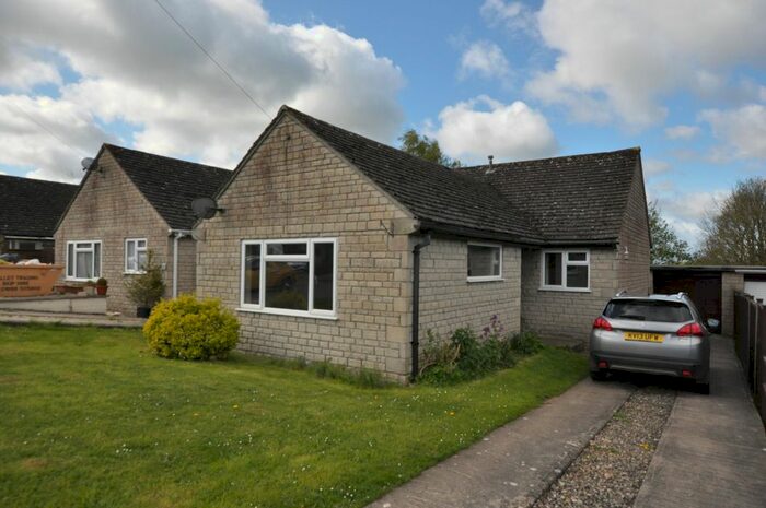 3 Bedroom Bungalow To Rent In Lypiatt View, Bussage, Stroud, GL6