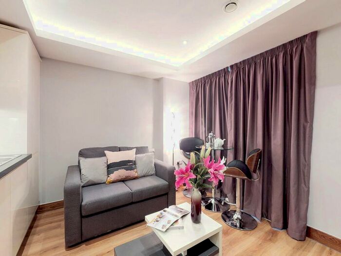 Apartment To Rent In Apt, Oasis Residence #, LS2