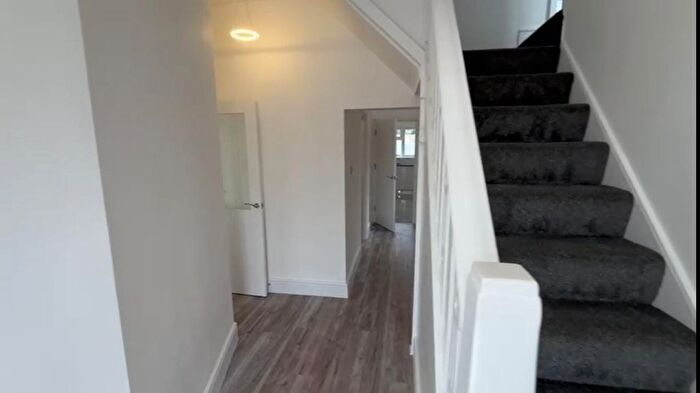 5 Bedroom Semi-Detached House To Rent In Goodmayes Lane, Ilford, IG3