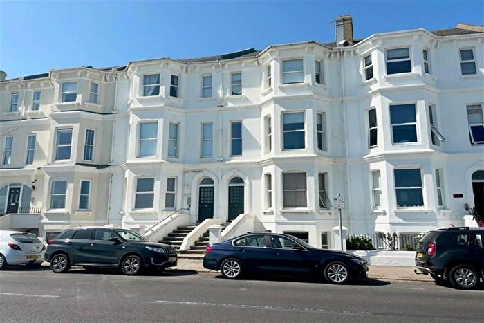 2 Bedroom Flat To Rent In Cavendish Court, Worthing, BN11