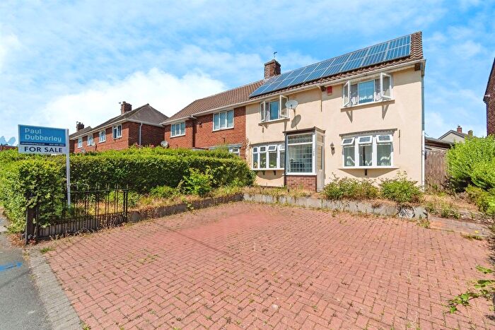 3 Bedroom Semi-Detached House For Sale In Churchill Road, Walsall, WS2