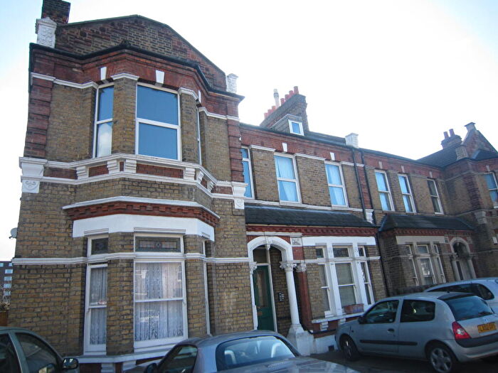 1 Bedroom Flat To Rent In Manor Road, Beckenham, BR3