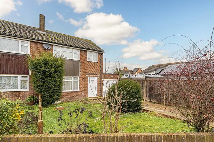 3 Bedroom Property To Rent In The Rowans, Sunbury-On-Thames, TW16