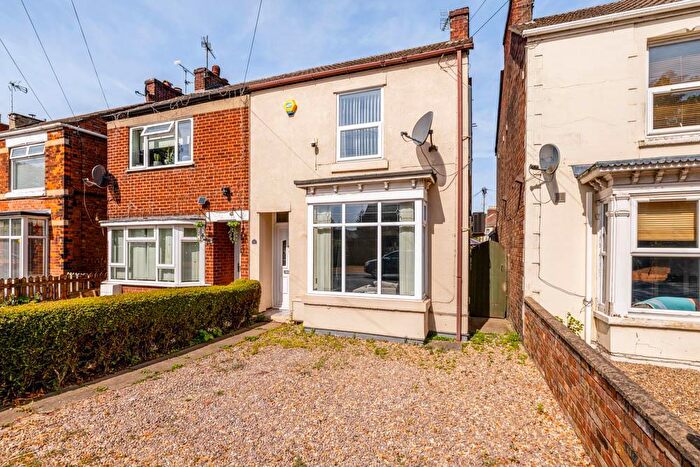 3 Bedroom Semi-Detached House For Sale In Park Road, Spalding, PE11