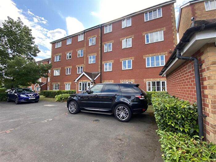 2 Bedroom Apartment To Rent In Charles House, Hoddesdon, EN11
