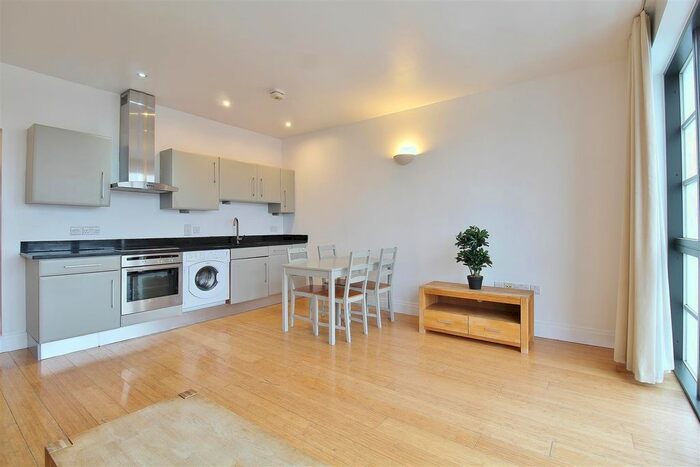 1 Bedroom Flat To Rent In London Road, Isleworth TW7