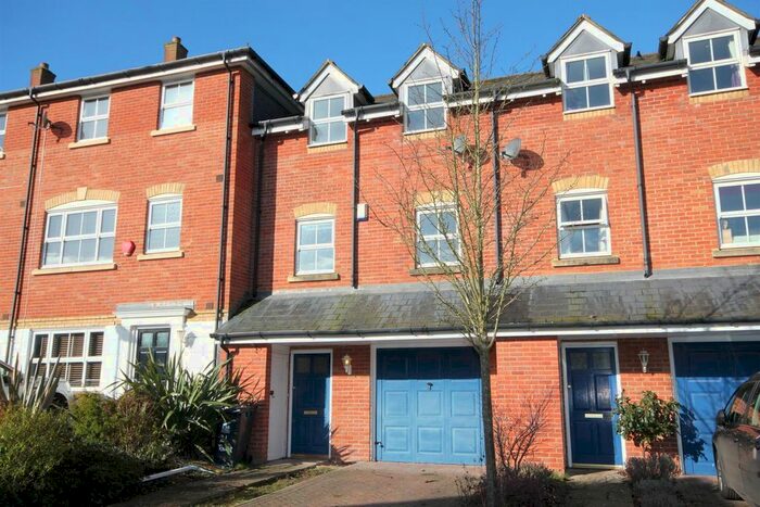 4 Bedroom Property To Rent In Tower View, Chartham, Canterbury, CT4