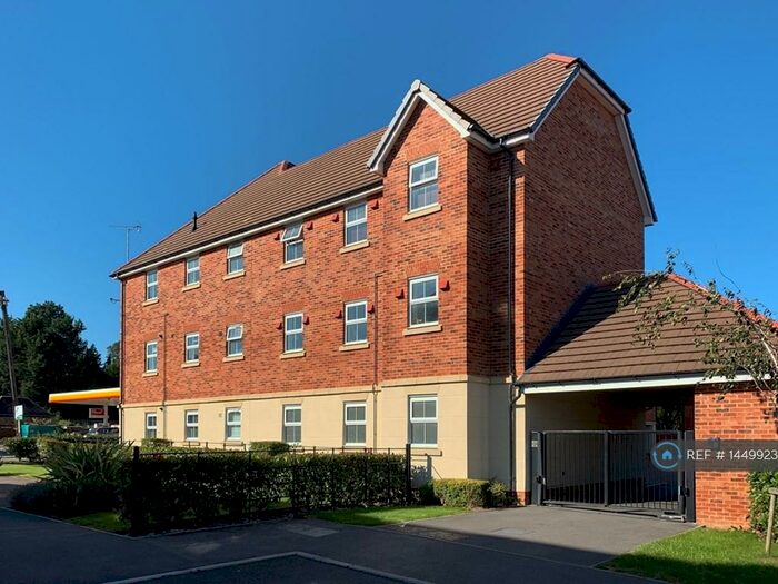 2 Bedroom Flat To Rent In Old Wardour Way, Newbury, RG14