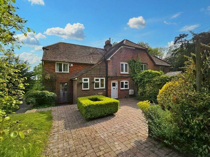 3 Bedroom Semi-Detached House To Rent In Hatch Lane, Wormley, GU8