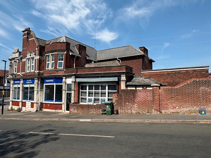 2 Bedroom Flat To Rent In Bridge Road, Southampton, SO19