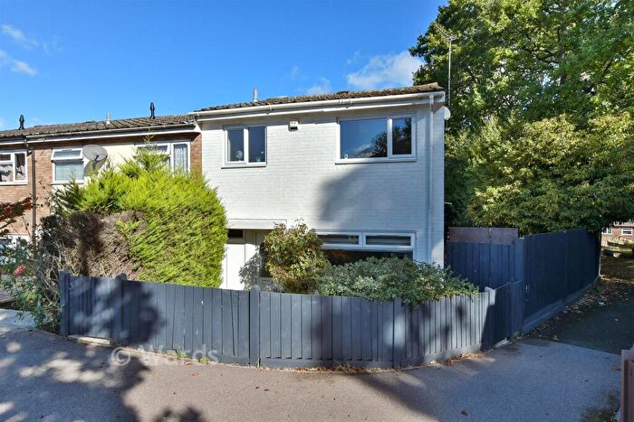 3 Bedroom End Of Terrace House For Sale In Conifer Drive, Chatham, Kent, ME5