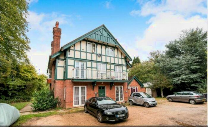 Apartment To Rent In Winchester Road, Basingstoke, RG22