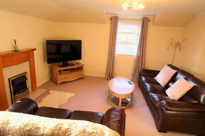 2 Bedroom Flat To Rent In Anderson Drive, Top Floor, AB15