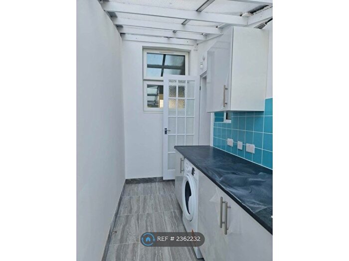 4 Bedroom Terraced House To Rent In Federation Road, London, SE2