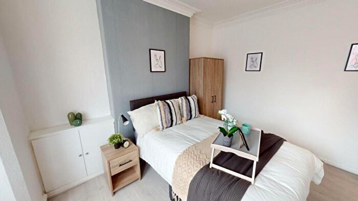 6 Bedroom House To Rent In Queens Road, Beeston, Nottingham, NG9