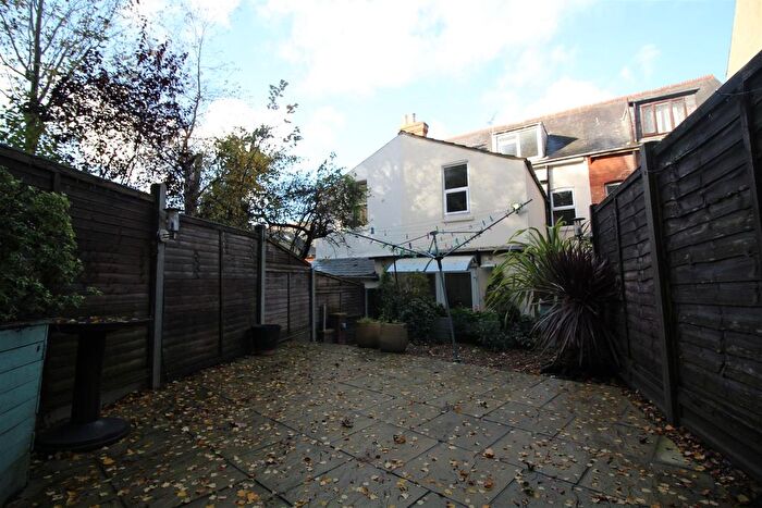 1 Bedroom Property To Rent In York Road, Aldershot, GU11