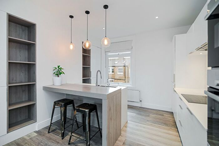 3 Bedroom Maisonette To Rent In North Worple Way, London, SW14