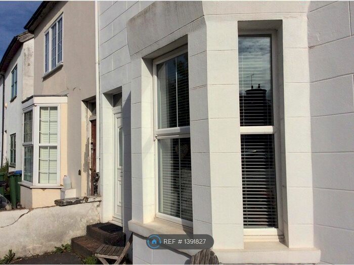 1 Bedroom Flat To Rent In Station Road, Horsham, RH13