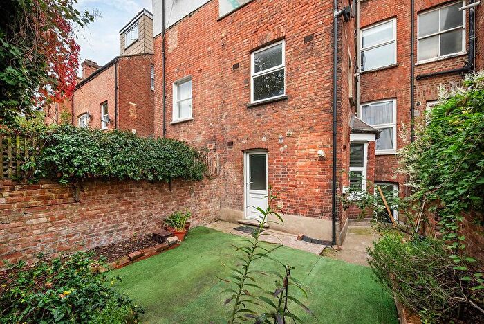 2 Bedroom Flat To Rent In Birnam Road, Stroud Green, N4