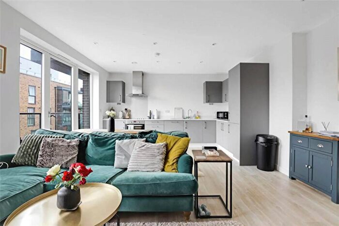 1 Bedroom Apartment For Sale In Carlton Grove, London, SE15