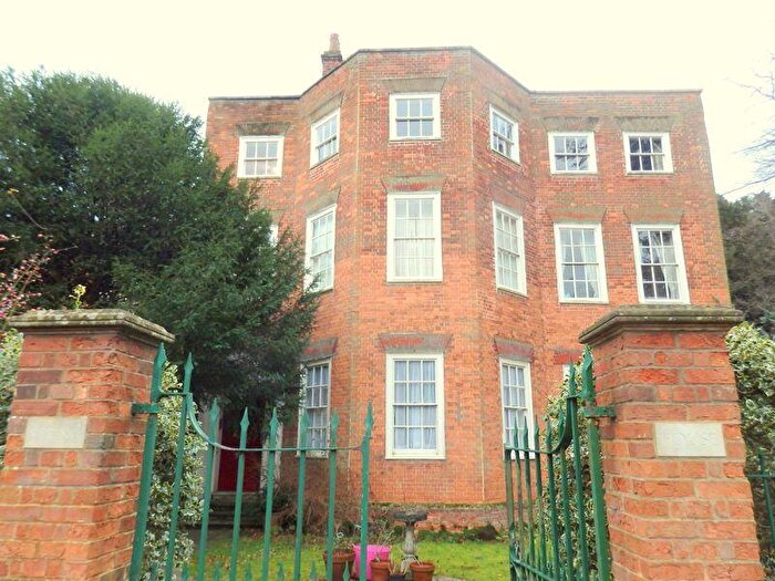 1 Bedroom Flat To Rent In Spring Street, Epsom, KT17