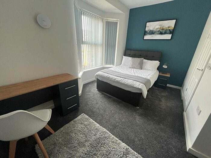 5 Bedroom House To Rent In Langton Street, Salford, M6