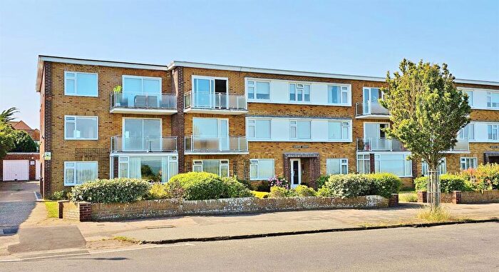 2 Bedroom Flat For Sale In Marine Court, The Esplanade, Frinton-On-Sea, CO13