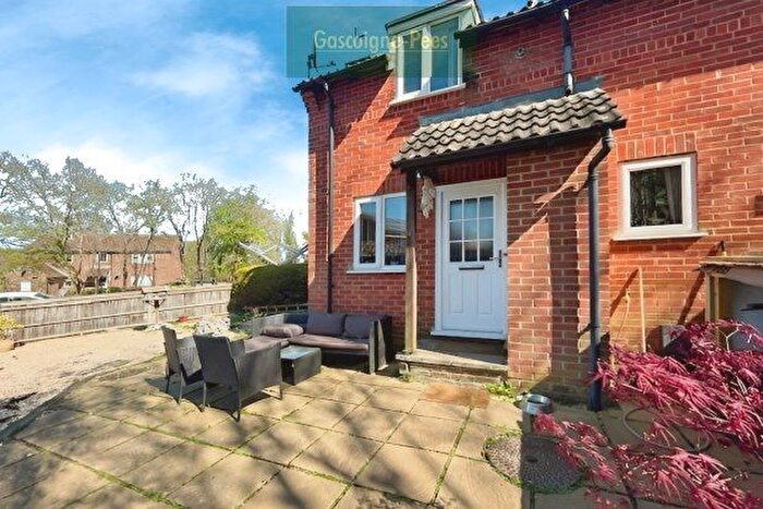 1 Bedroom Property To Rent In Hawkwell, Fleet, GU52