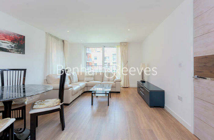 3 Bedroom Flat To Rent In Marine Wharf, Mary Rose Square, London, SE16