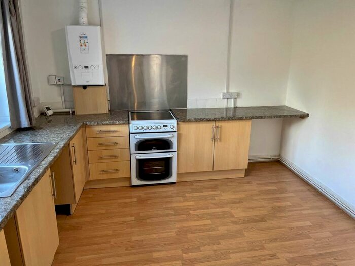 2 Bedroom Flat To Rent In Carmarthen Road, Fforestfach, Swansea, SA5