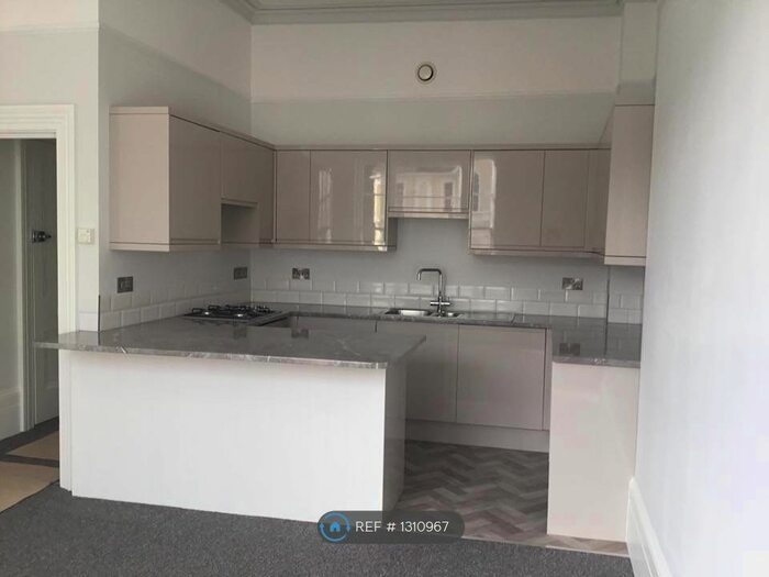 2 Bedroom Flat To Rent In St Peters House Wellswood, Wellswood, Torquay TQ1