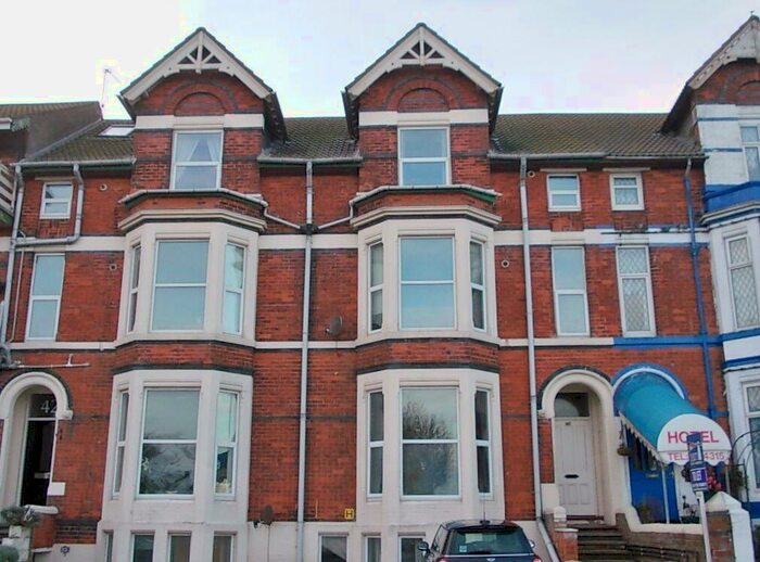 2 Bedroom Flat To Rent In South Parade, Skegness, PE25