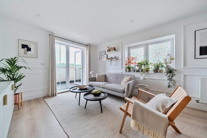 1 Bedroom Flat To Rent In Edison House, Flambard Way, Godalming, GU7