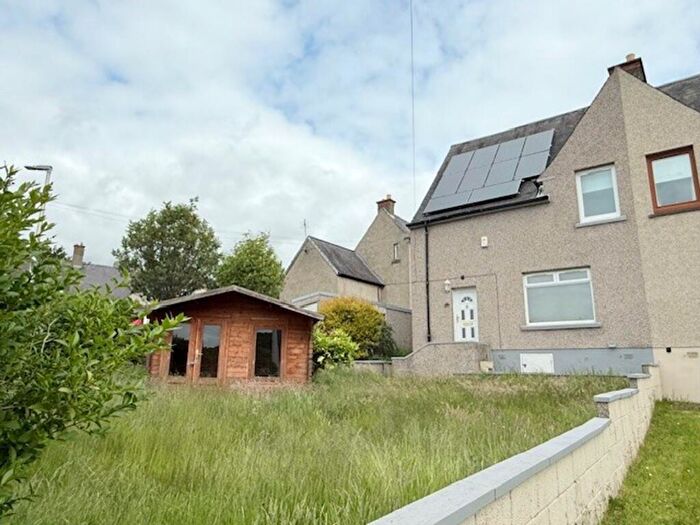 3 Bedroom Semi-Detached House For Sale In Sligo Street, Oakley, KY12