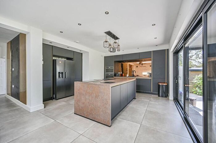 4 Bedroom Semi Detached House To Rent In Chingford, Chingford, London, E4