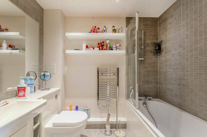 2 Bedroom Flat To Rent In Heritage Avenue, Colindale, London, NW9