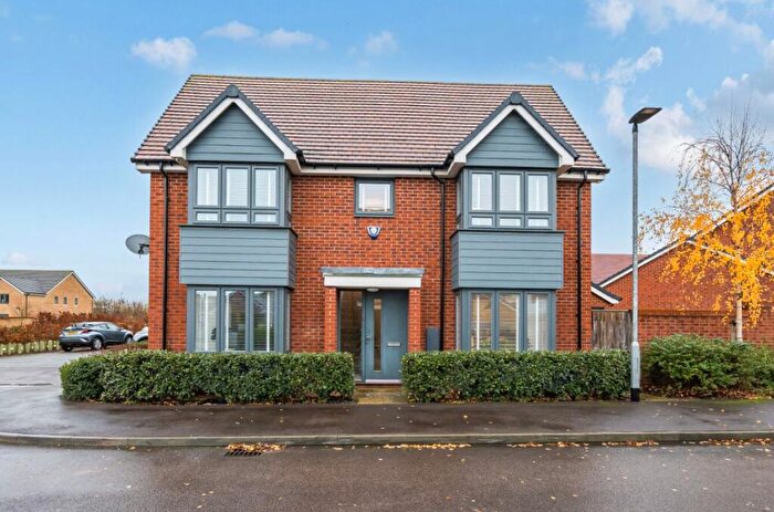 3 Bedroom Detached House For Sale In Duncombe Drive, Wootton, MK43