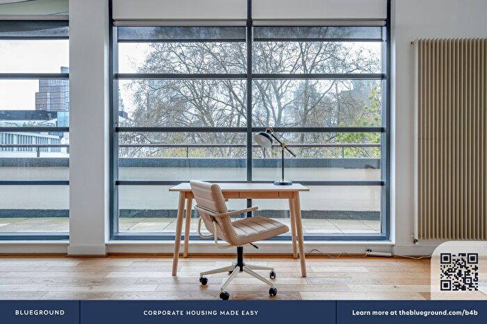 3 Bedroom Flat To Rent In Old Street, London, EC1Y