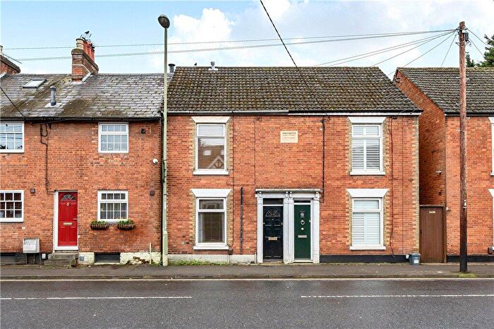 3 Bedroom Terraced House For Sale In Winchester Road, Romsey, Hampshire, SO51