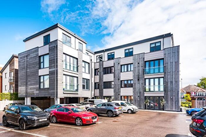 2 Bedroom Flat To Rent In Kings Road, Fleet, GU51