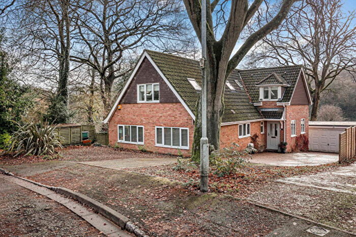 4 Bedroom Detached House For Sale In Olivers Paddock, Marlow, SL7