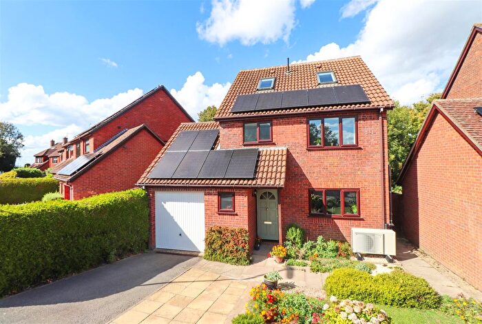 4 Bedroom Detached House For Sale In St. Davids Close, Odiham, RG29