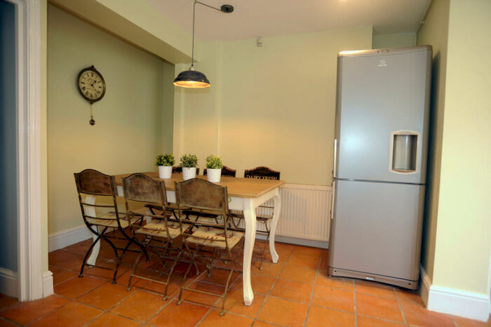 6 Bedroom Terraced House To Rent In Old Tiverton Road, Exeter, EX4