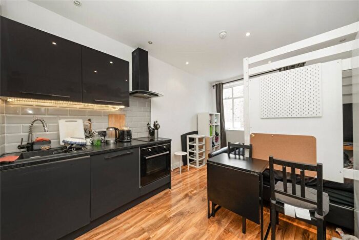 Apartment To Rent In Gateforth Street, London, NW8