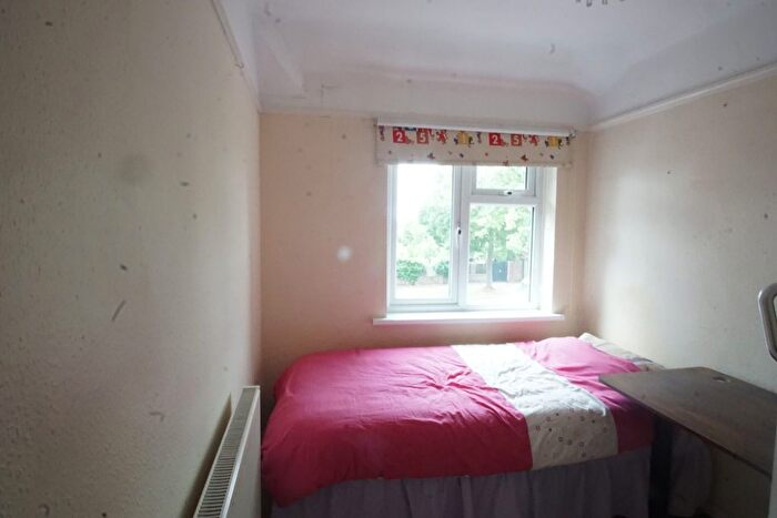 3 Bedroom Semi-Detached House For Sale In Whitton Avenue East, Greenford, UB6
