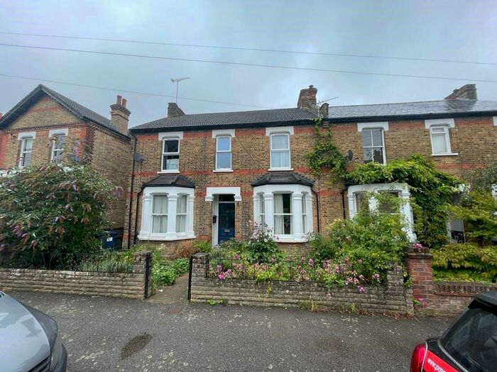 2 Bedroom Flat To Rent In Crescent Road, Barnet, EN4