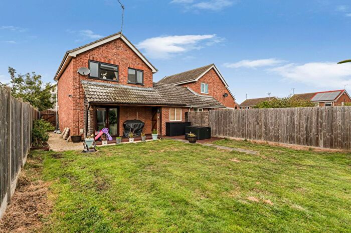 3 Bedroom Link Detached House For Sale In Windsor Road, Sawtry, Cambridgeshire., PE28